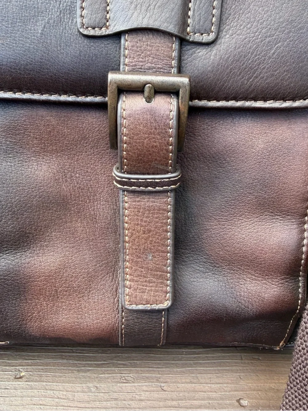 Kenneth Cole Reaction Dark Brown Leather Messenger Bag with Adjustable Strap